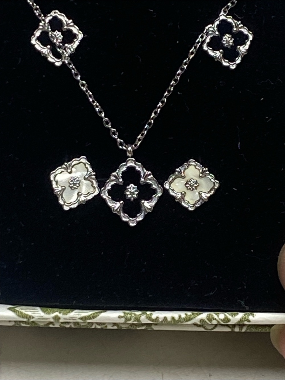 Clover Pendant Necklace with Black and White Earrings